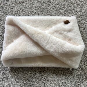 CC Sherpa Scarf in Cream